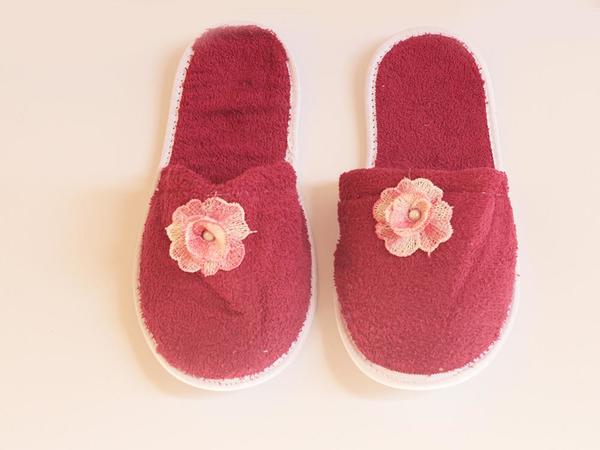 İncili Pembe Gül Desenli Terlik Bordo