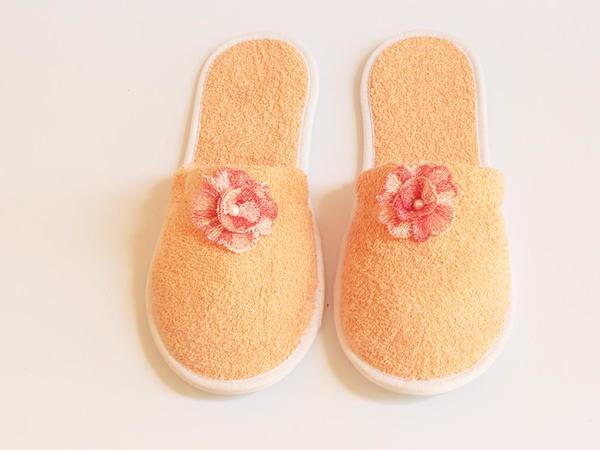 İncili Turuncu Gül Desenli Terlik Turuncu