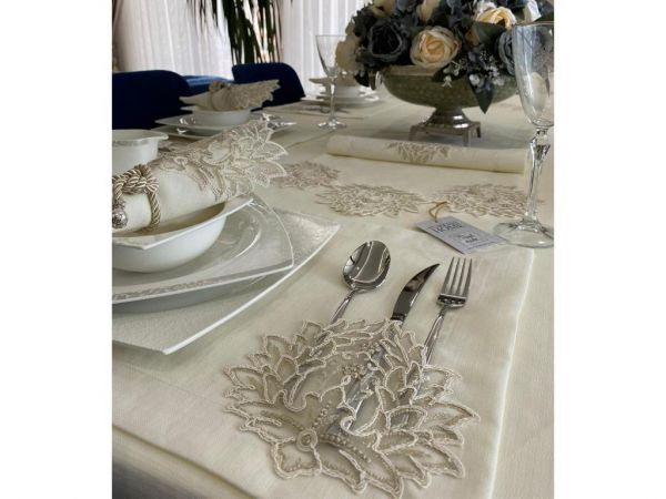 Handcrafted Sycamore 34 Piece Placemat Set Cream with French Lace