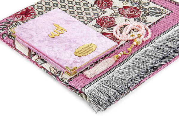 Hajj Umrah Mevlid Set 35 - Name gedruckt Samtbedeckt Yasin - Gebetsteppich - Rosenkranz - Boxed