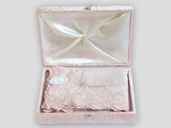 Französische geschnürte Büşra Tischdecke Powdered Velvet Boxed