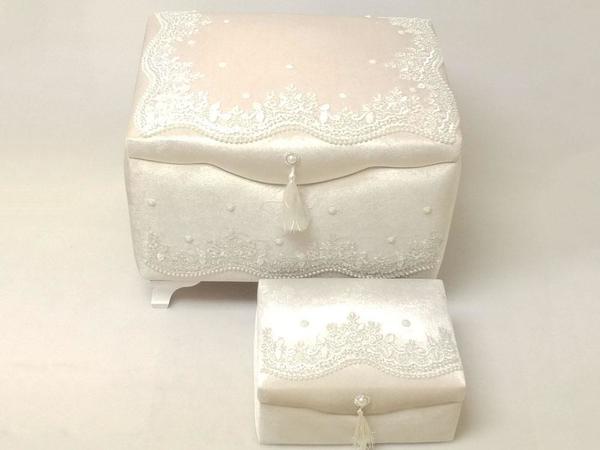 Model Covered Lacy 2-Piece Dowry Chest كريم