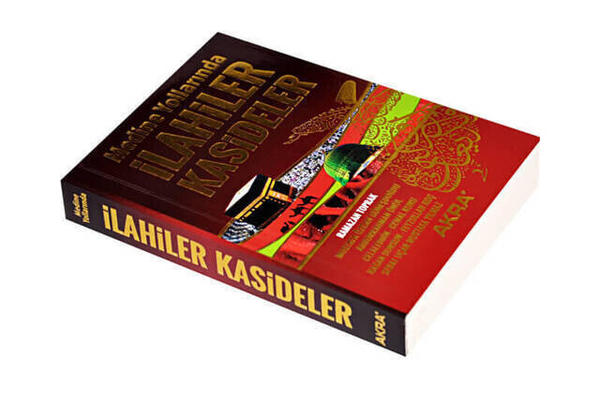 Medine Yollarında İlahiler Kasideler Orta Boy Kitap-1866