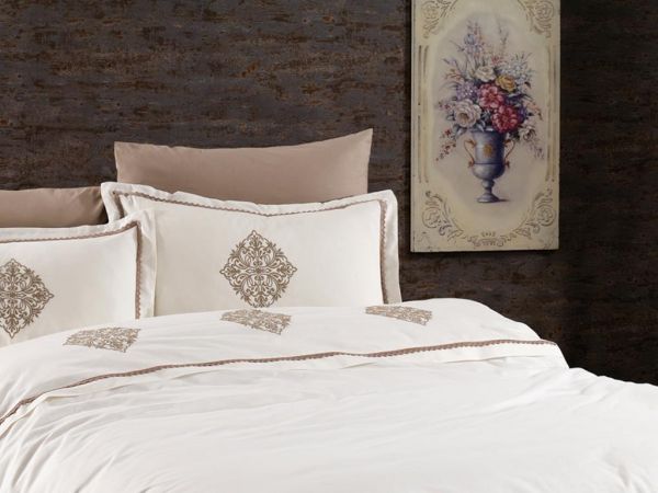 طقم غطاء لحاف مزدوج من Dowery Adenya Ecru