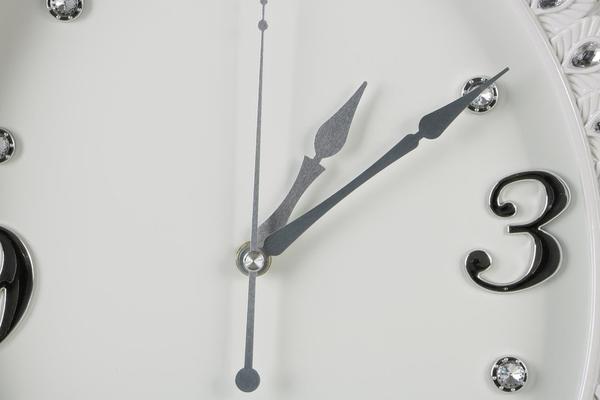 Almina Çiçek Desenli | Oval Duvar Saati | Beyaz | SAS0046