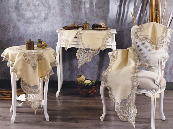 Dowery Minel 5-teiliges Wohnzimmer-Set Ecru - Gold