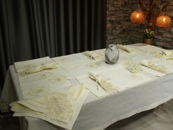 Çeyiz Diyarı | Fransız Dantelli El İşi Menekşe 34 Parça Krem Amerikan Servis Seti