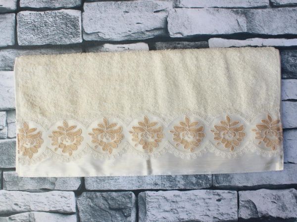 Dowry Land Gülin Embroidered Dowery Towel Cream