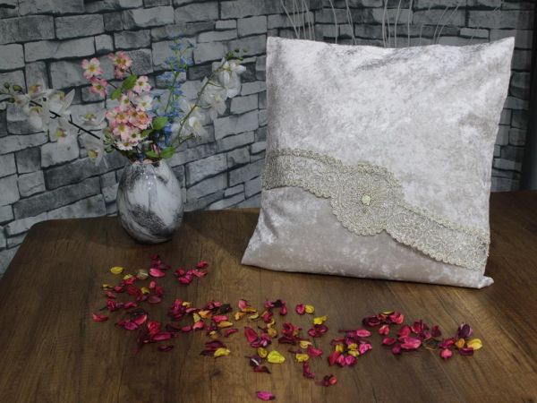 Çeyiz Diyarı Fransız Güpürlü Kadife Neslihan Zarf Bohça Cappucino