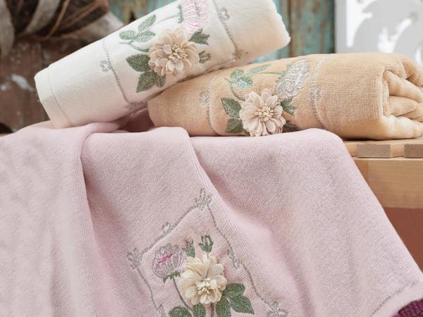 منشفة يد ديزي ثلاثية الأبعاد من فانسي - 3 ألوان