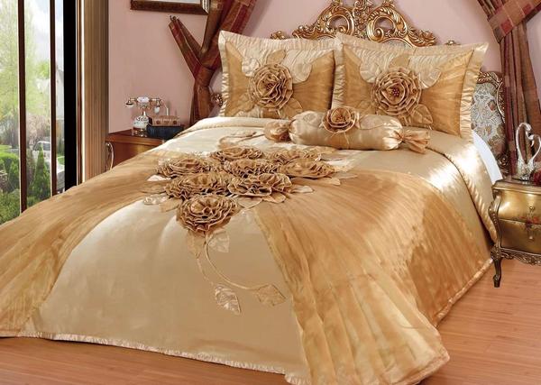 Saten Yatak Örtüsü Seti Hülya Çift Kişilik Altın