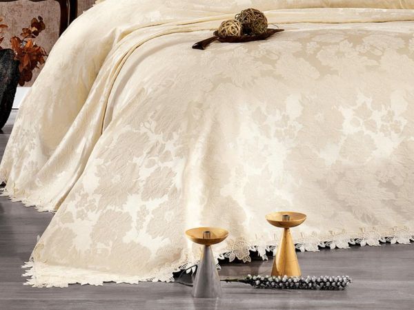 طقم مفرش سرير مزدوج من لارا فانيلا