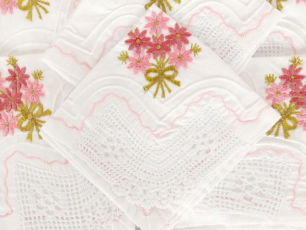 Çeyizlik El İşi Dantel Mutfak Takımı Flowers Fuşya