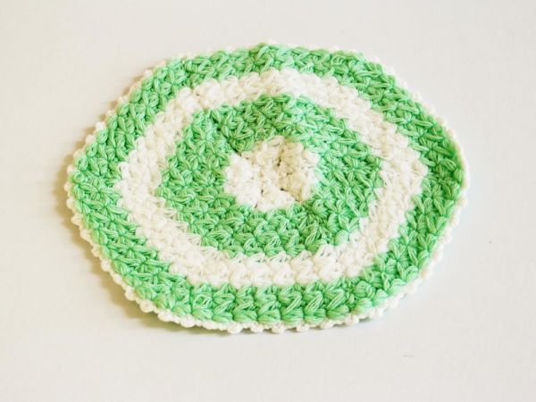 Round Triangle Fiber Pattern Green White