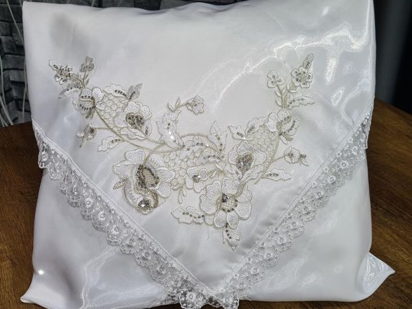 Saten Güpürlü Nakışlı Tek Bohça