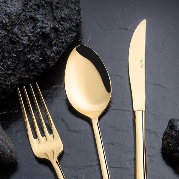 طقم أدوات مائدة من التيتانيوم أكاسيا جولد مكون من 89 قطعة مع صندوق من الجلد