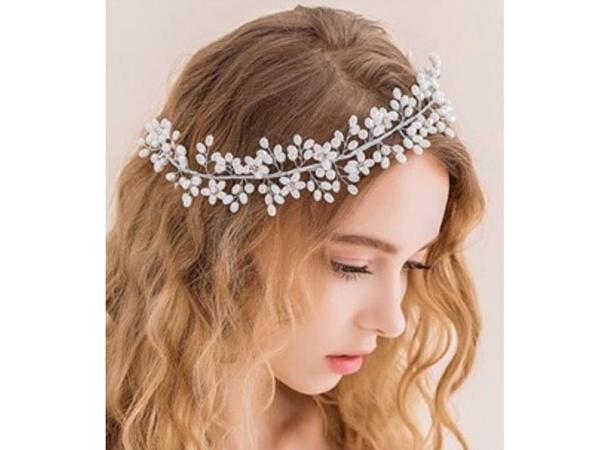 White Pearl Sadem Bridal Crown