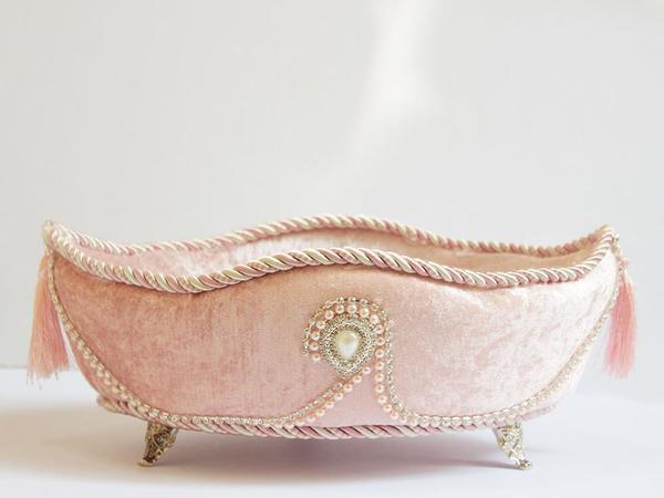 Bronş Püsküllü Gondol Lüx Havlu Sepeti Pudra