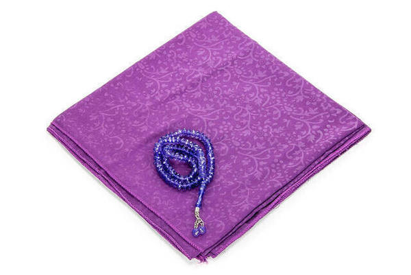 طقم خاص لرمضان 12 - سجادة صلاة - غطاء - مسبحة - محاصر