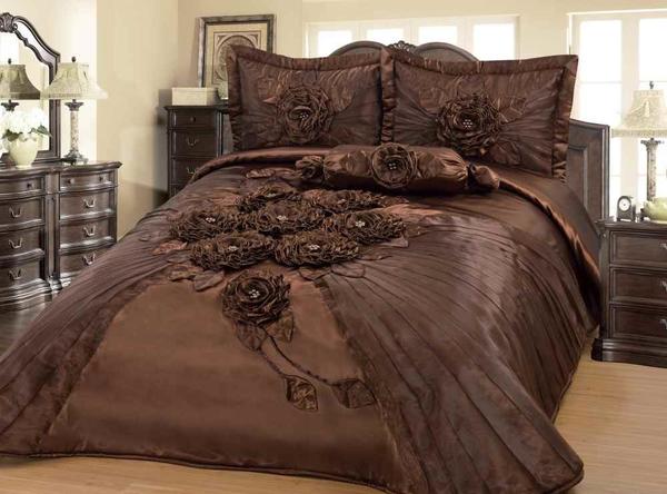 Saten Yatak Örtüsü Seti Hülya Çift Kişilik Kahverengi