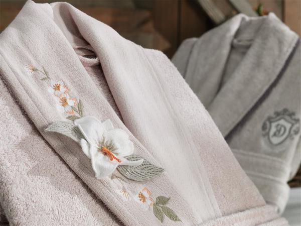 Zambak 3d Nakışlı Bambu Bornoz Takımı Pudra Taş | Dantela