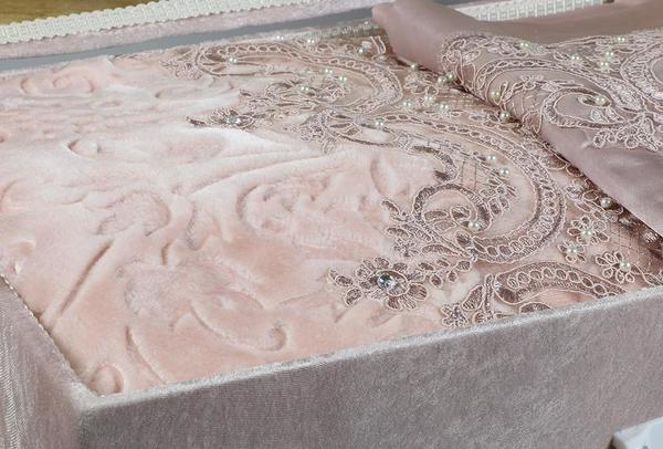 Zümrüt Dentelle 6 Parça Yatak Örtü Seti | Sandık Dahil | Pudra