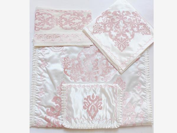 Queen Lüx 4 Parça Bohça Seti Pudra