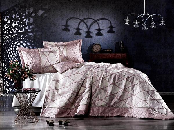 Natalya Çift Kişilik Yatak Örtüsü Gül Kurusu