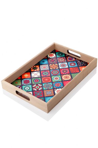 نقش البلاط محفور على صينية خشبية فاخرة