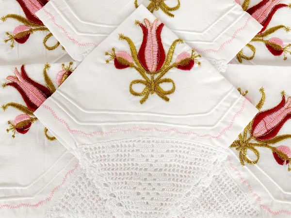 Çeyizlik El İşi Dantel Mutfak Takımı Lale Bordo