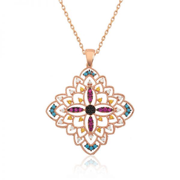 Gümüş Etnik Desenli Madalyon Kolye