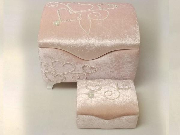 Model Covered Lacy 2-Piece Dowry Chest Powder