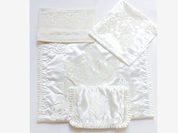 Queen Lüx 4 Parça Bohça Seti Krem