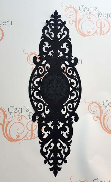 روزارت فيلفيت عداء أسود