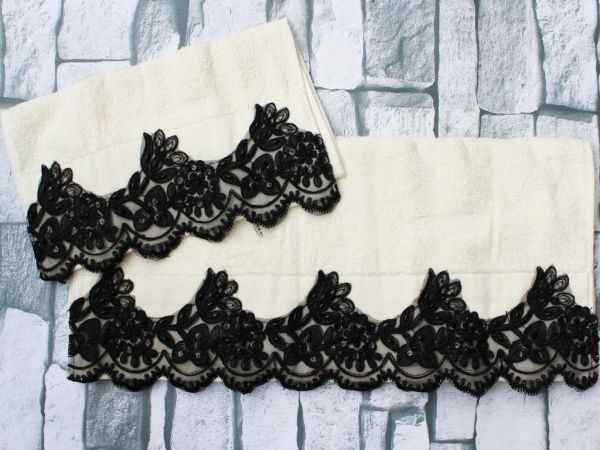 طقم مناشف 2 لتر من Dowry Land Honor مع كريم Guipure