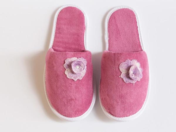 İncili Mor Gül Desenli Terlik Vişne