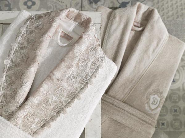 روب حمام جاسمين من الخيزران بطبعات ثلاثية الأبعاد كريمي بيج | روتشينج