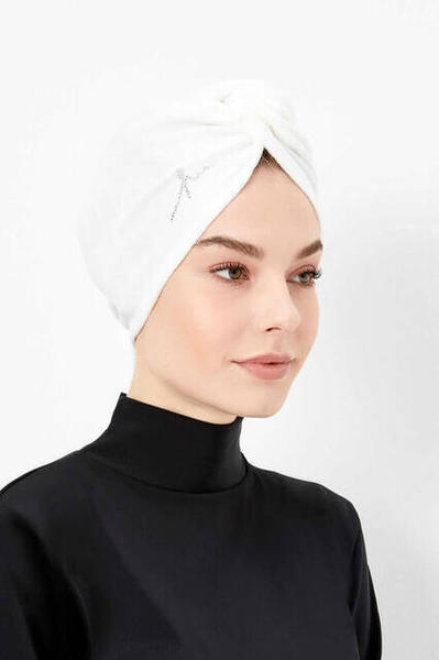 Haşema İmzalı Baş Havlusu - Beyaz Renk B014-20