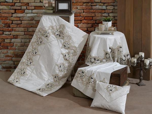 Ensemble French Laced Mystery Bundle, 4 pièces, or crème