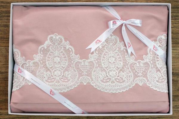 Fransız Güpürlü Serenat Nevresim Takımı Pudra