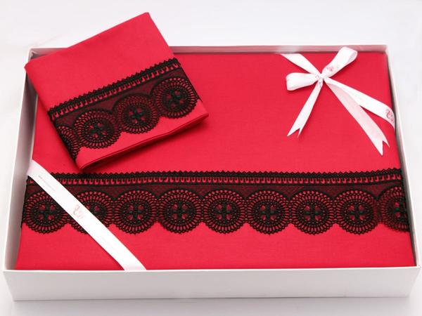 Birella Sade Fransız Güpürlü Nevresim Takımı Kırmızı Siyah