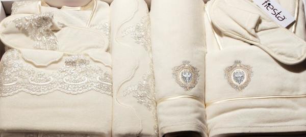 Fiesta Fransız Dantelli Bornoz Takımı Krem Krem