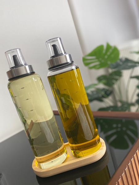 Bayev Wooden Stand 2 Pcs 500 ml Drip-proof Smart Glass Oil-Vinegar Container Set