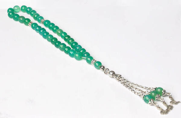 À facettes? Vert? L Aki? K Rosaire? H