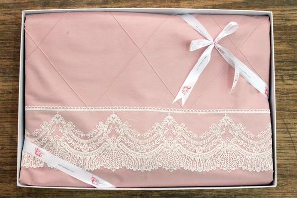 Fransız Güpürlü Şahmaran Nevresim Takımı Pudra