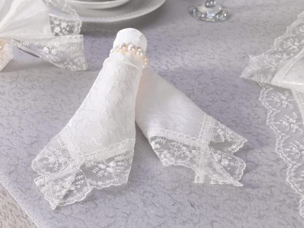 طقم مفرش طاولة جبر كي دي كيه 18 قطعة كريمي