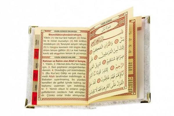 Wirtschaftliches samtbedecktes Yasin-Buch - Name Spezialplatte - Taschengröße - Weiße Farbe - Mevlit-Geschenk