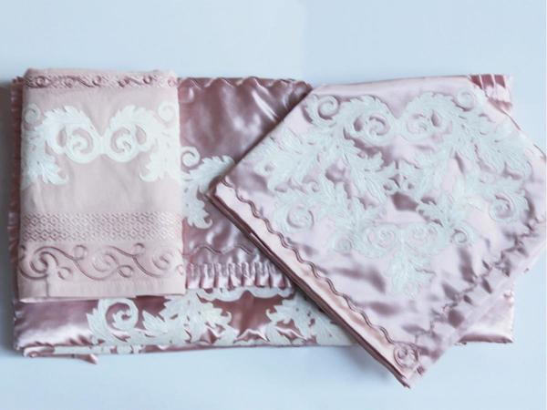 Zümrüt Lüx 4 Parça Bohça Seti Pudra Krem