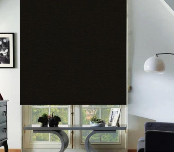 Derin Siyah Stor Perde (Güneşlik)