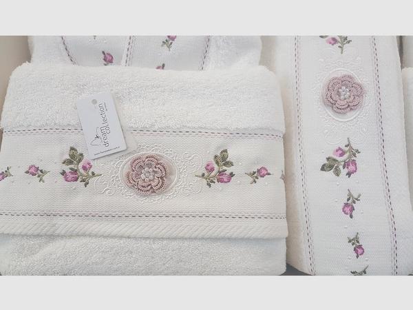 Fiesta bestickte Bambus Bademantel Set Traumcreme